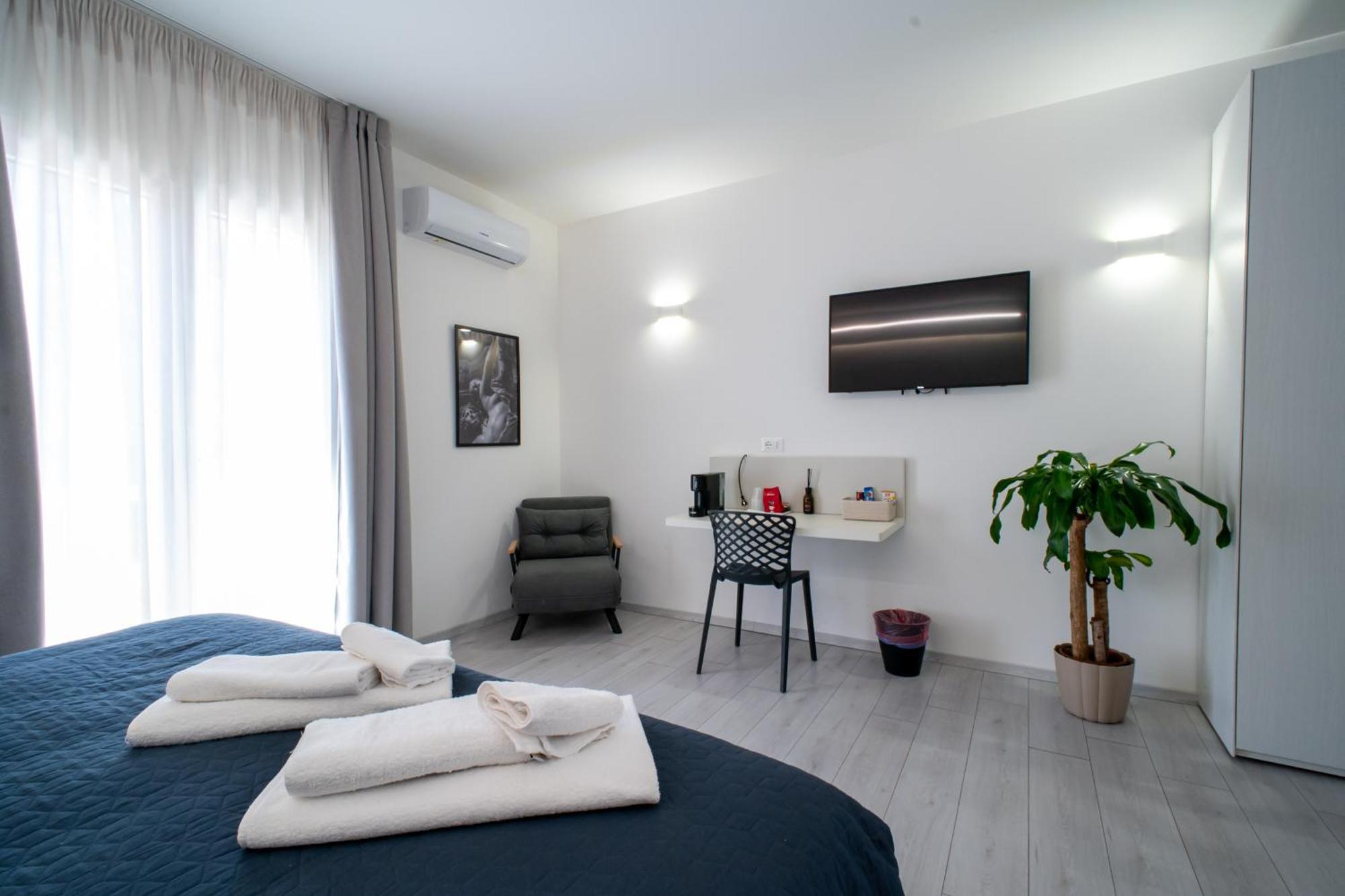Affittacamere Mani - Camere Con Bagno Privato Gela Exterior foto
